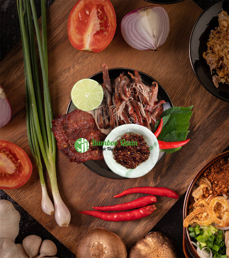 Cách thưởng thức món thịt bò một nắng Tây Nguyên